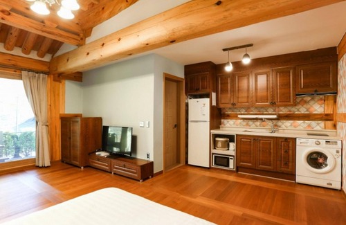 Gyeryong House | Gongju Solhyang Pension