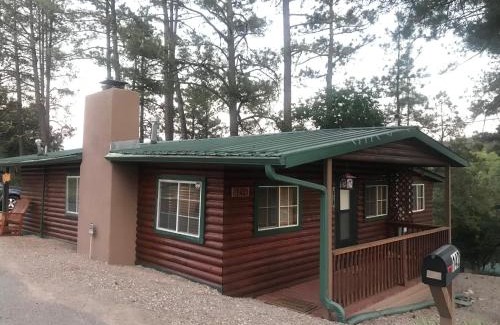 Ruidoso House | Gonzales Cozy Little Bear Cabin