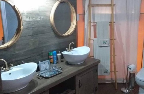 Central Resort | Goo Moremi Gorge