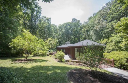 Macon Cabin | Goochland Getaway, cedar hexagon cabin in woods