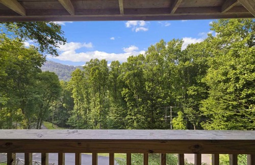 Boone Cabin | Good Dog Dreams