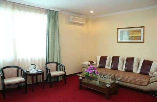 Renhezhen Hotel | Good East hotel