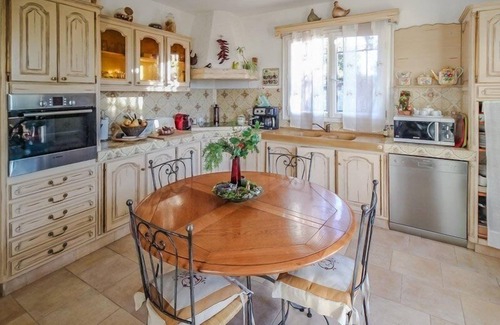 La Bastide-des-Jourdans House | Good equipment for this holiday home with heated pool in the Luberon.