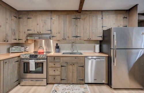 Cranmore Birches Ski Chalet | Good Friday Chalet | Walk to Village + Cranmore Mt
