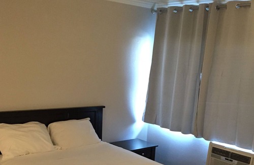 North Hills East Hotel | Good Knight Inn Motel