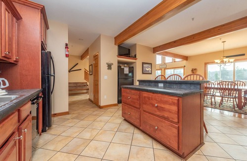 Waterfront Greens House | Good Life: Lakefront, Dogs Welcome, Dock Slip, Hot Tub!