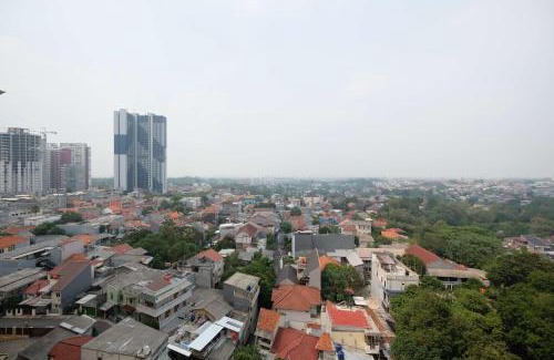 Pondokcina Apartment | Good Location and Cozy Studio Margonda Residence 2 Apartment By Travelio