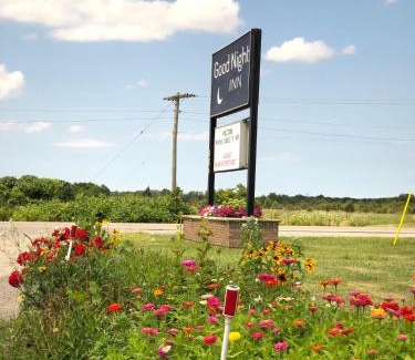 Port Colborne Hotel | Good Night Inn