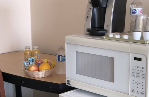 Port Colborne Hotel | Good Night Inn