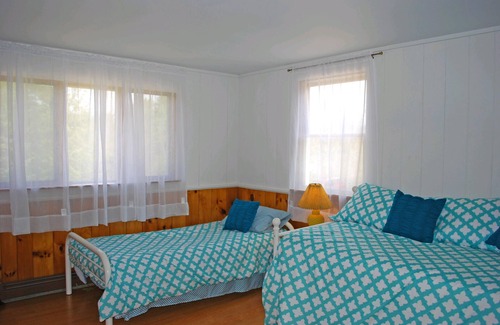 West Tisbury House | Good Place for Couples ,Solo Adventures,Business Travelers
