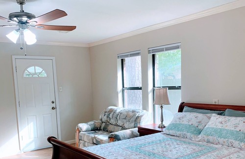 Dickinson House | Good place for Galveston cruise and big family reunion