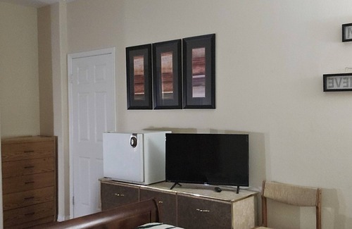 Lancaster House | Good Room 1