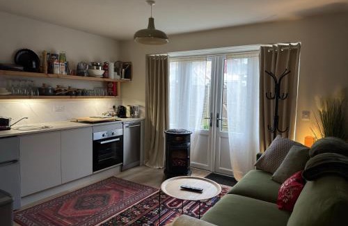 Christchurch Apartment | Good Vibes