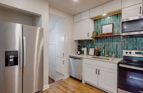 Central Arlington House | Good Vibes Getaway | Near AT&T Six Flags & TX Live