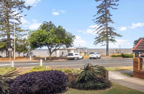 Margate Apartment | "Good Vibes on Margate Beach" - Margate Q 4019