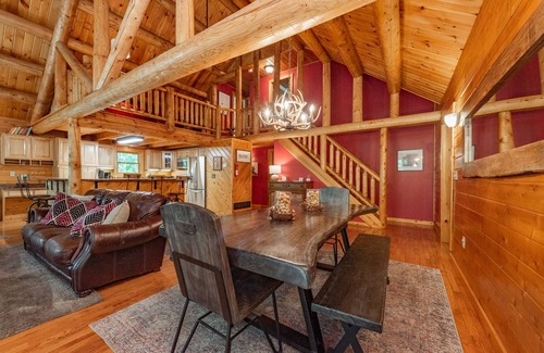 Paradise Point Cabin | Good Vibrations: Lake Access, Log Chalet, Hot Tub, Fire Pit, Grill!