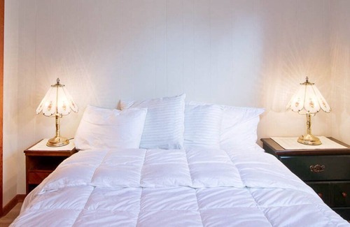 Bayfield Cottage | Good Vibrations, Large yard, close to Beach