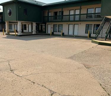 Lloydminster Hotel | Goodknight Inn