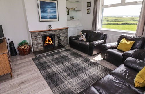 Spanish Point Cottage | GOODLANDS COTTAGE, pet friendly in Miltown Malbay, County Clare