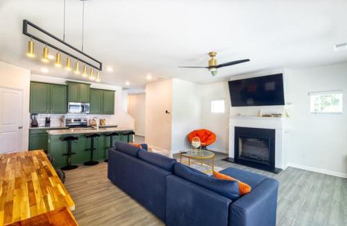 Red Oak House | GoodLiving Atlanta - Family Getaway - Pets Welcome
