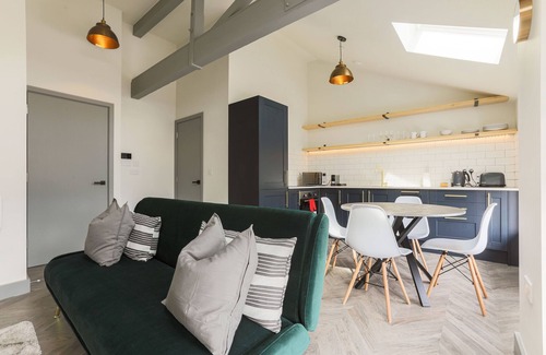 Barry Apartment | Goodstay Apartments by Urban Space