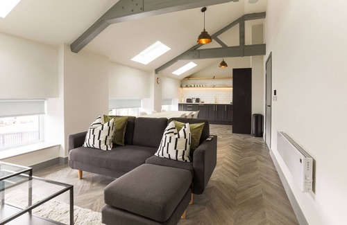 Barry Apartment | Goodstay Apartments by Urban Space