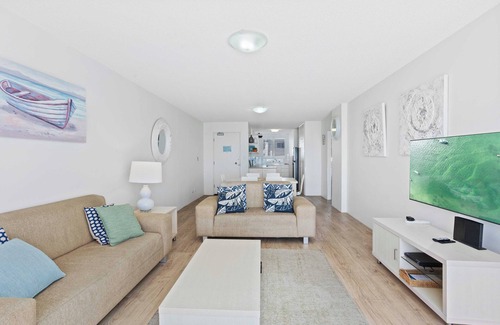 Burleigh Heads Apartment | Goodwin Towers 10, Burleigh Heads.