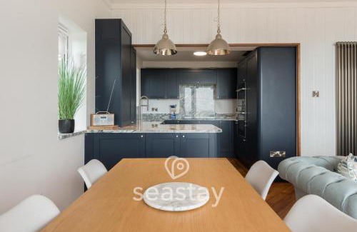 Broadstairs Apartment | Goodwins Seaview Inc Parking Sleeps 4 Nr Beach