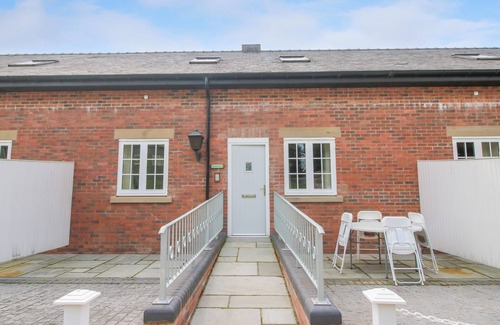 Felton Cottage | GOODWOOD COTTAGE, pet friendly, with a garden in West Felton