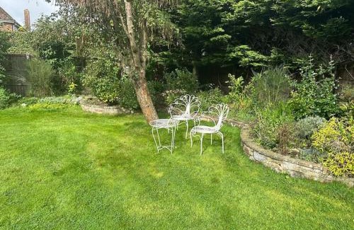 Boxgrove Villa | Goodwood, Tangmere, Chichester 10 people