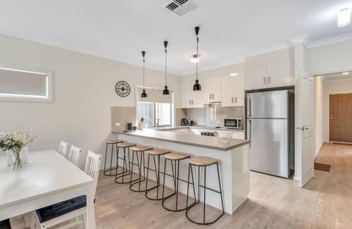 Goolwa House | Goolwa Brooking St - Wi-Fi and Linen Included
