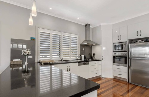 Goolwa South House | Goolwa serenity, Great balcony, Modern, peaceful, water and attractions close by