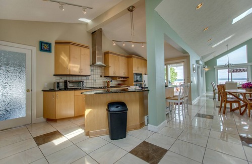 Town of Varick House | Goose House: spacious lake home with heated pool, game room, private beach on Cayuga lake