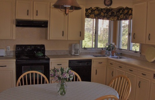 Kennebunkport House | Goose Rocks Beach- Walk to Beach 3 BR/2 Bath- Avail in November & December 2025