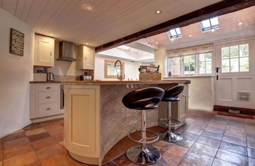 Burnham Market Cottage | Goosebec-on-the-Green, Prime Location in Burnham Market
