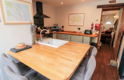 Cloughton House | GOOSEDALE COTTAGE, pet friendly, with open fire in Cloughton