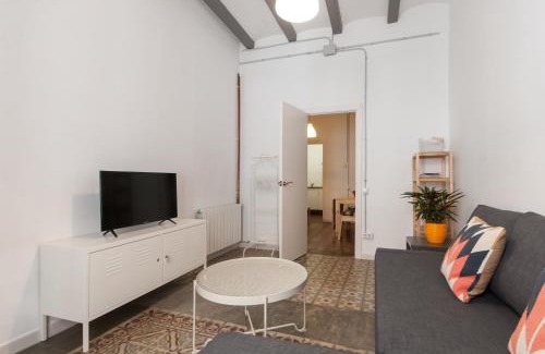 Vallcarca i els Penitents Apartment | Gopal-Comfortable Cozy Apartment for Groups in Gracia
