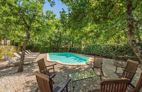 Gordes Villa | GORDES Private villa and swimming pool on enclosed land planted with trees