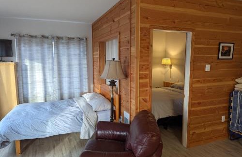 Alert Bay Hotel | Gordie's Inn & Suites