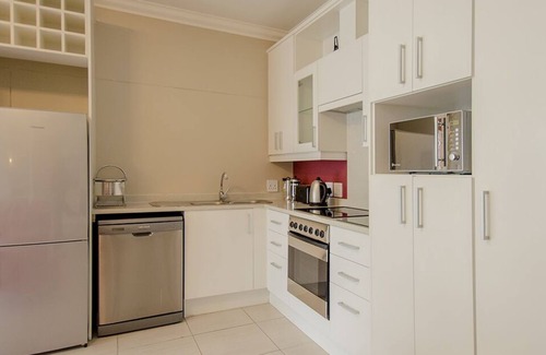 Mountainside Apartment | Gordon's Bay | Protea Place Luxury One BR Apt