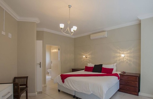 Mountainside Apartment | Gordon's Bay | Protea Place Luxury One BR Apt