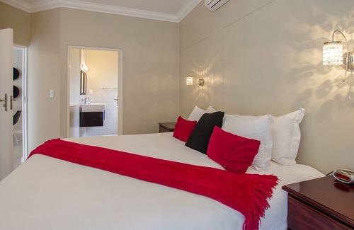 Mountainside Apartment | Gordon's Bay | Protea Place Luxury One BR Apt