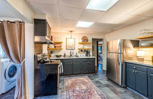 Summerlee House | Gorge Getaway near ACE | Fire Pit & BBQ