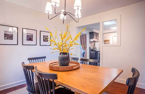 Summerlee House | Gorge Getaway near ACE | Fire Pit & BBQ