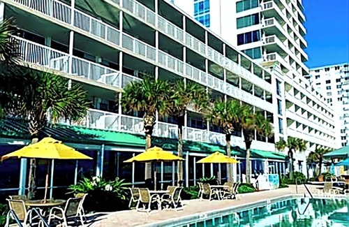 Ortona Park Condo | Gorgeous 1 bdrm private balcony full kitchen direct oceanfront