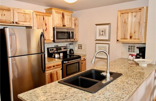 Copper Mountain Village Condo | Gorgeous 1 Bedroom 1 Bath Condo in Center Village, Copper Mountain