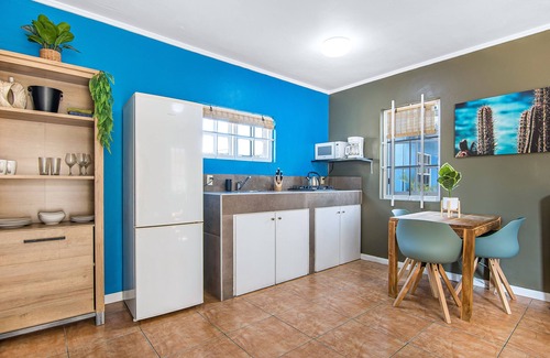 Colon Apartment | Gorgeous 1 Bedroom City Apartment w Pool- N