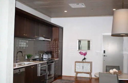 West End Condo | GORGEOUS 1 BR on MAIN #2