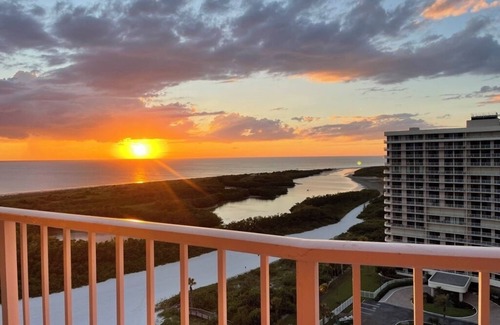 Marco Island Condo | Gorgeous 17th fl sunsets @ South Seas 2BR/2BA NEW mattresses updated furnishings