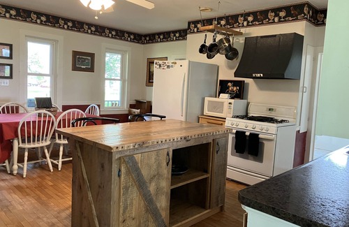 Tisch Mills House | Gorgeous 1890 Remodeled Farmette on 4 acres